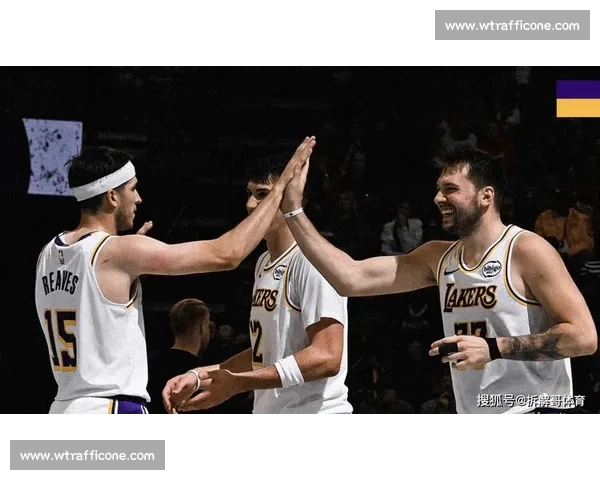 湖人对决热火虎扑热议焦点赛场风云再起胜负悬念拉满巨星争锋全程高能